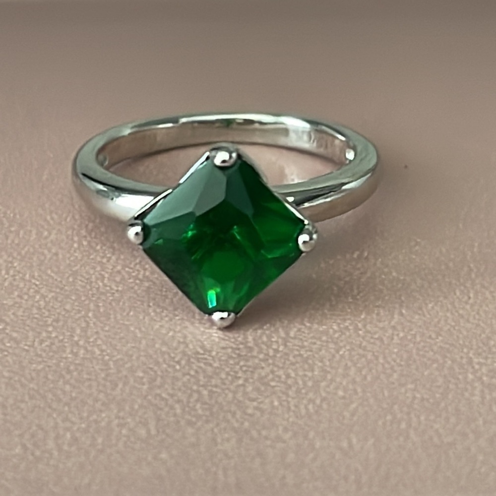 Silver ring with green crystal Sz.6